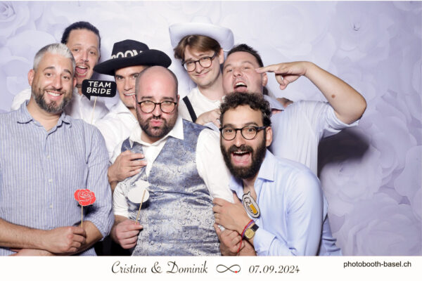 Fotobox_Cri_Dom_FotoSalva_185 Photobooth-Fotobox mieten Basel